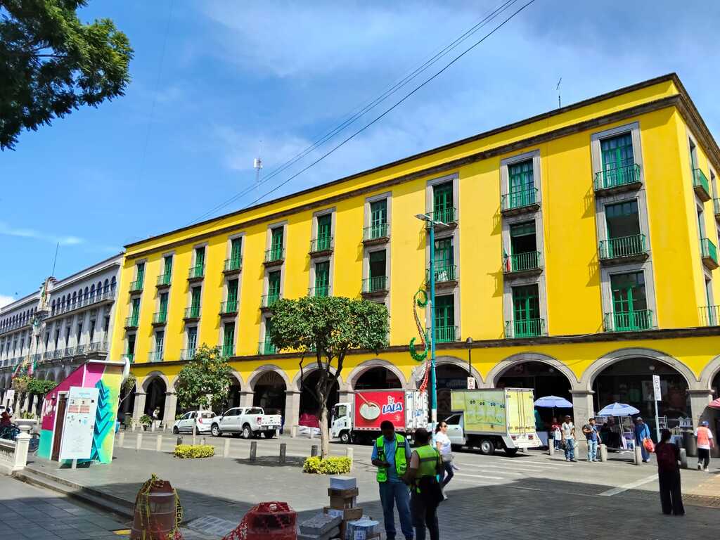 Juan de la Luz Enríquez s/n Edificio Nachita Int. 207 CP 91000 Col. Centro Xalapa, Veracruz